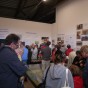 Ausstellungsraum mit Besuchern