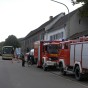 Die Mitarbeiter der Freiwilligen Feuerwehr Löschgruppe Rödingen sichern den Verkehr für Besucher und Pendelbusse.